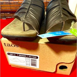 New Bronze Taos sandals size 11